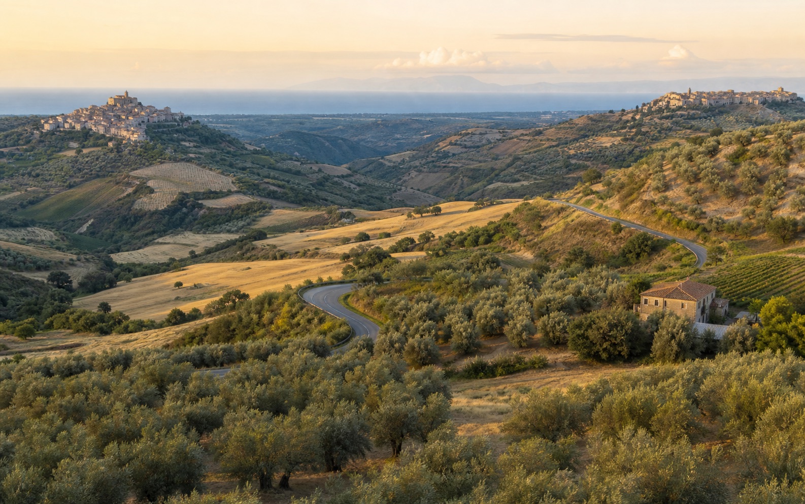 Colline, uliveti e paesi dell'entroterra calabrese